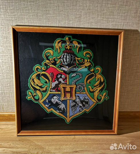 Гарри Поттер. Вышитая картина герб Хогварта