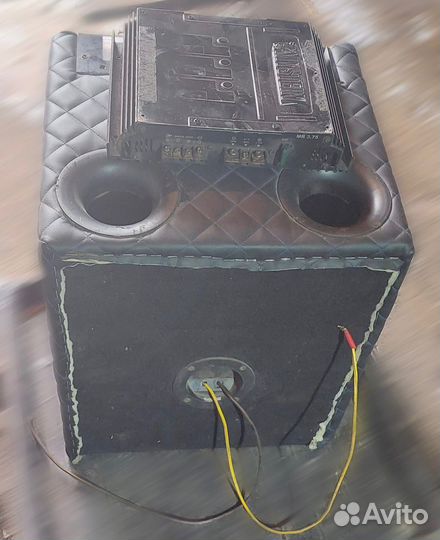 Сабвуфер и усилитель в автомобиль