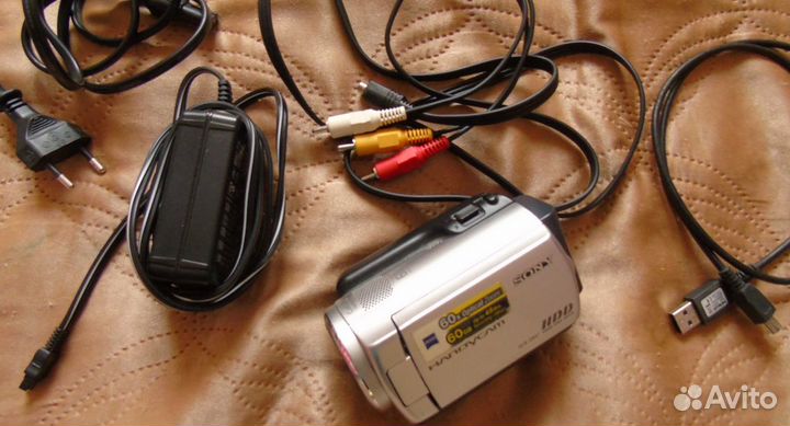 Видеокамера Sony DCR-SR47E