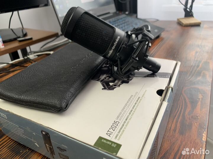 Студийный микрофон audio-technica 2035
