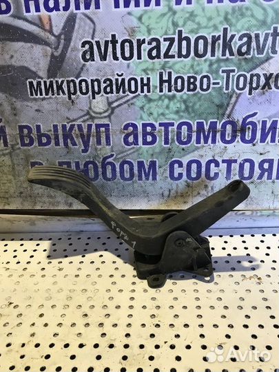 Педаль газа Ford Focus