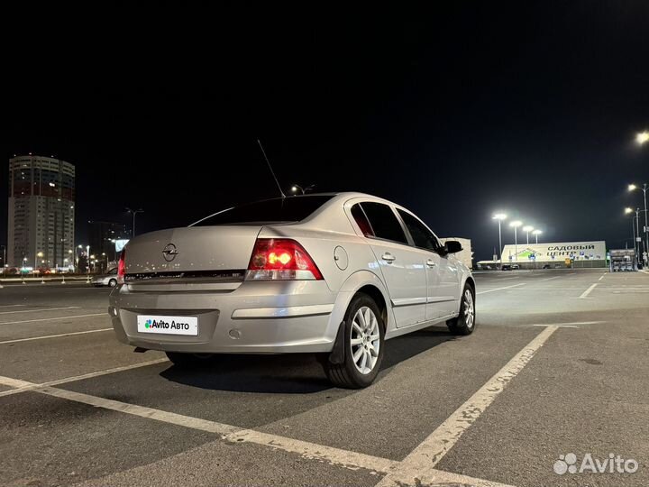 Opel Astra 1.8 AT, 2008, 180 400 км