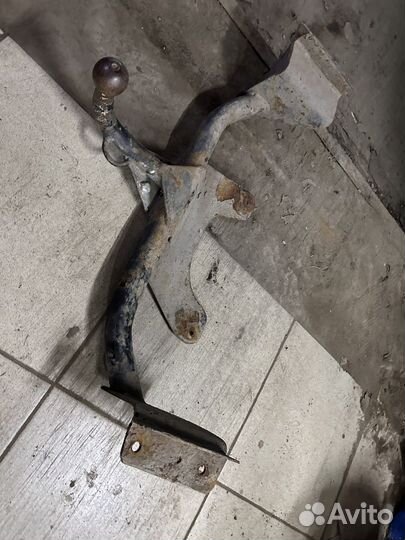 Фаркоп на priora седан