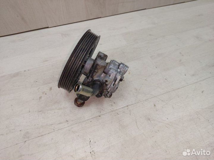 Насос гидроусилителя руля Mitsubishi L200 KB4T 2.5