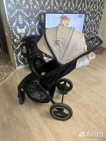 Прогулочная коляска
