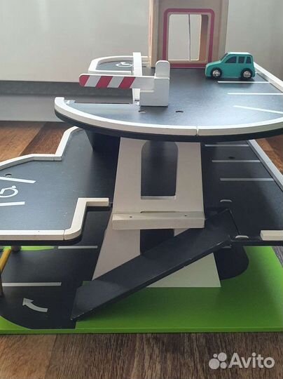 Парковка для машинок ELC