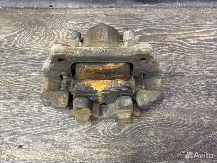 Суппорт тормозной передний левый Bmw F30 N47