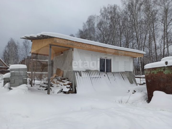 Дом 27 м² на участке 15 сот.