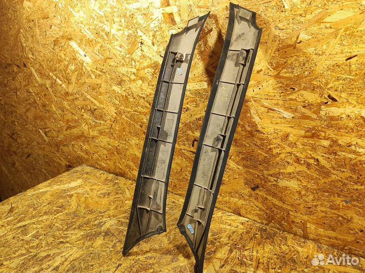 Обшивка передней стойки Mercedes W202