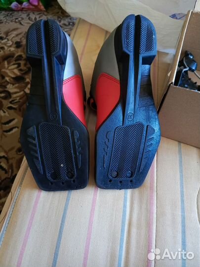 Лыжные ботинки с креплением