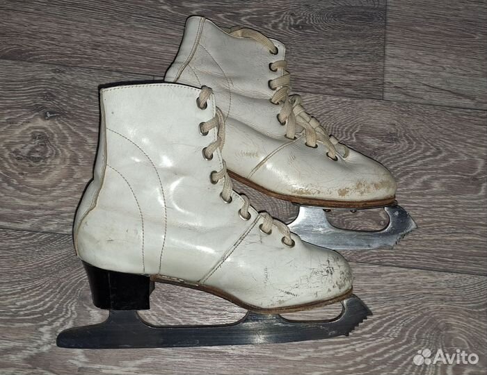 Коньки 83год