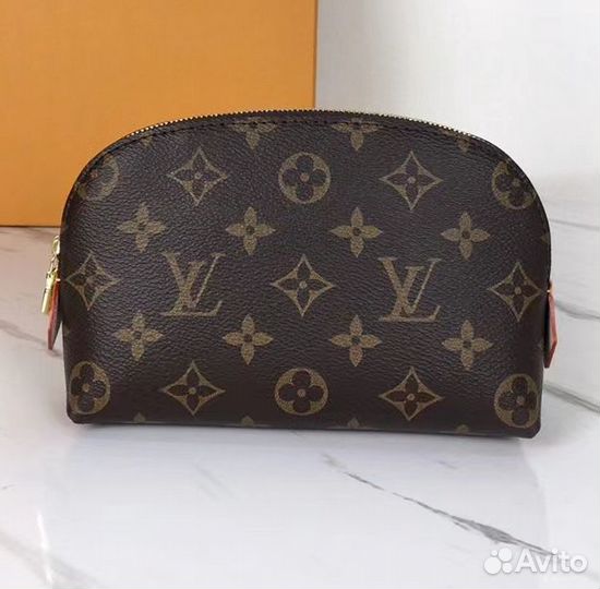 Косметичка (дорожный бьюти-кейс) louis vuitton