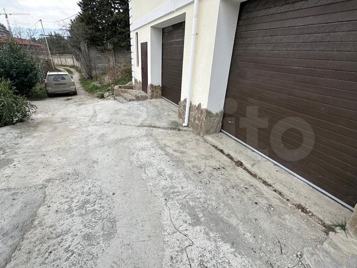 Коттедж 266 м² на участке 1 сот.