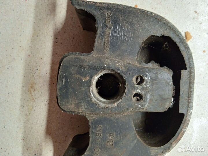 Подушка двигателя ваз 2110