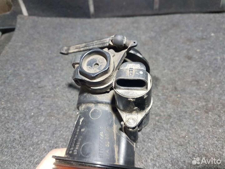 Дросельная заслонка Renault Logan 1