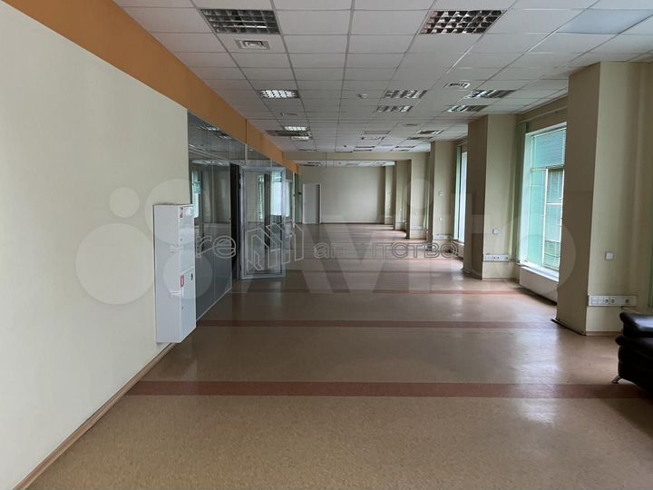 Офис с парковкой