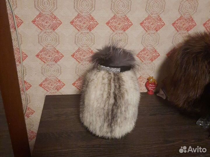 Шапки женская в отличном состоянии каждая по 1000