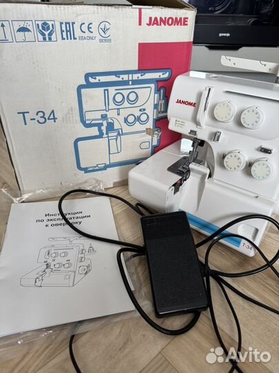 Швейная машина janome