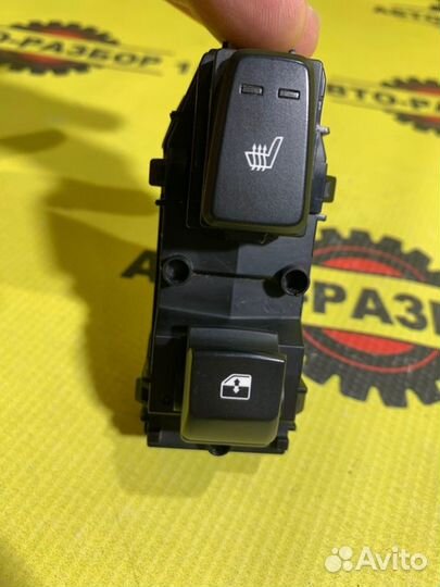 Кнопка стеклоподъемника задняя правая Kia Ceed 3