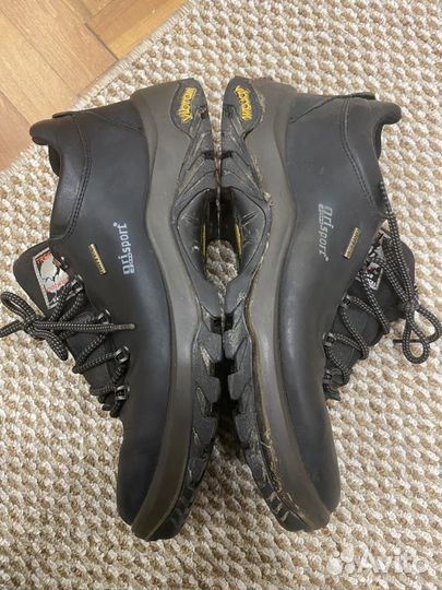 Ботинки grisport 43, нужен ремонт