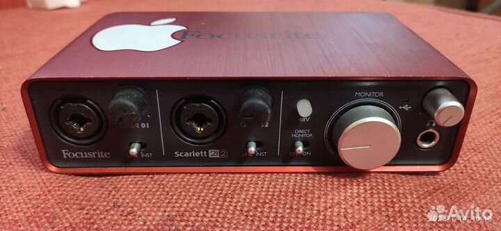 Звуковая карта Focusrite scarlett 2i2