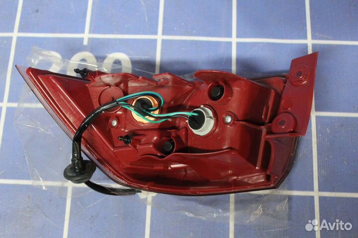 Фонарь задний левый наружный Mitsubishi Lancer 10