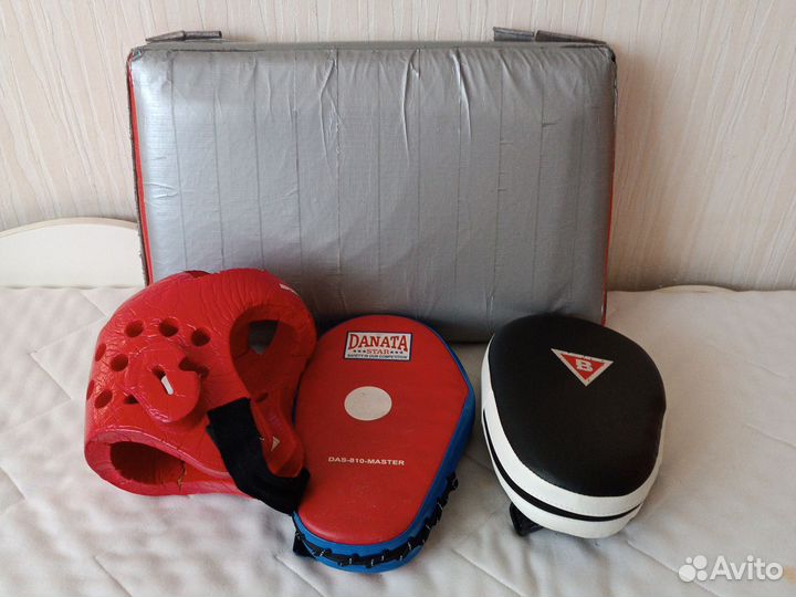 Макивара, шлем, и лапа -2шт