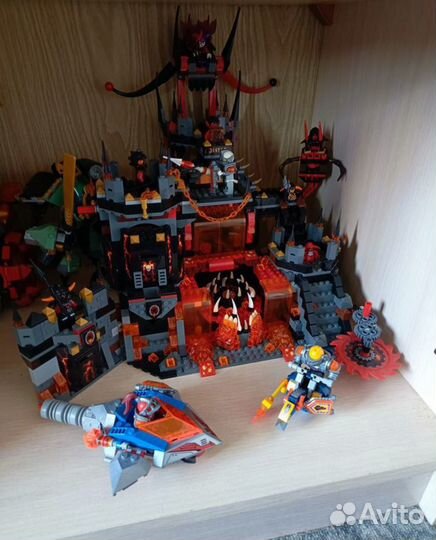 Лего замок джестро