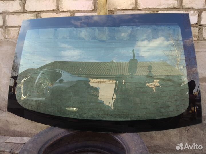 Стекло заднее Пежо 408 Peugeot 408