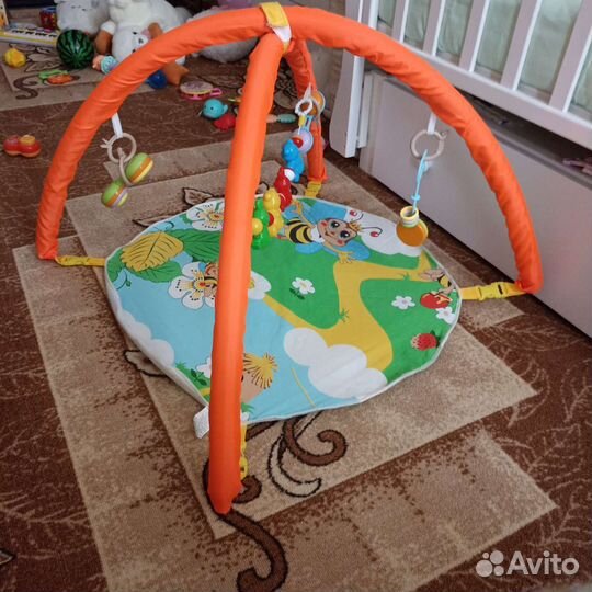 Развивающий коврик с погремушками