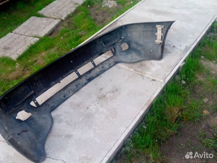 Бампер передний на Ауди 80