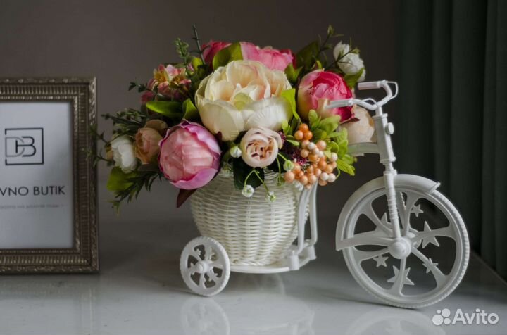 Велосипед с цветами в наличии