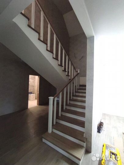 Лестница на второй этаж