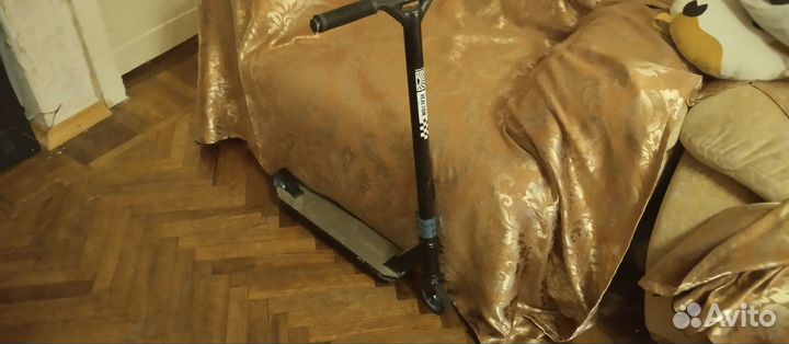Трюковой самокат reaction