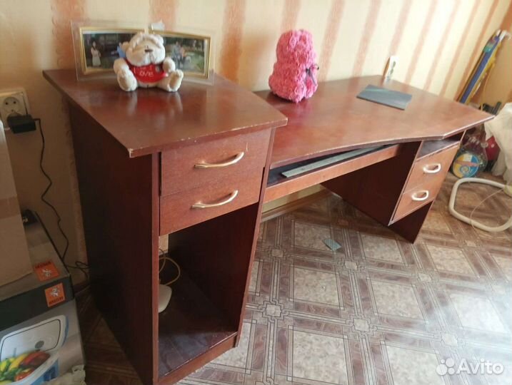 Компьютерный стол