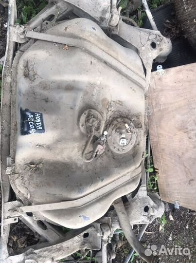Бензобак. Топливный бак Honda Accord 7 2.4