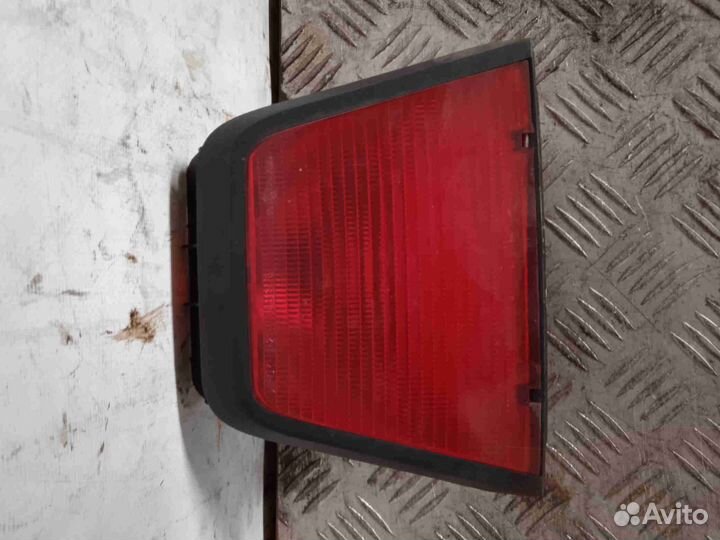 Фонарь задний(стоп сигнал) Рено Логан 1
