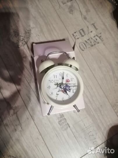 Будильник новый