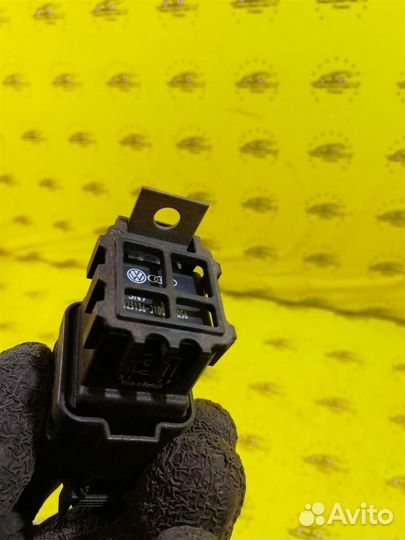 Реле обогрева лобового стекла Skoda Fabia 2