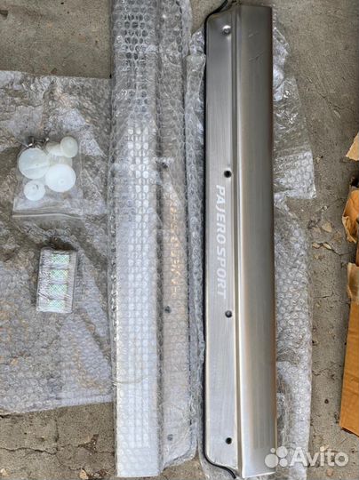 Накладки порогов MZ314224 Mitsubushi Pajero Sport