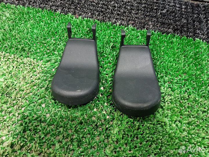 Заглушка крепления сиденья Mitsubishi L200