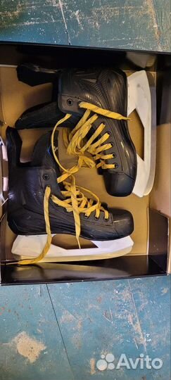 Коньки хоккейные