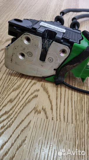 Замок двери передней правой Kia Sorento Prime