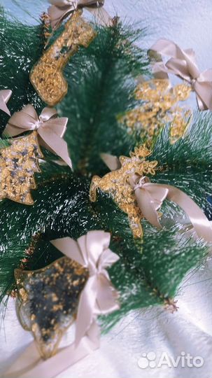 Набор ëлочных игрушек из эпоксидной смолы