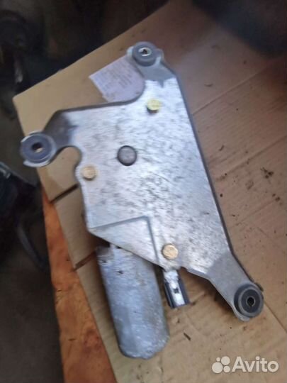 Моторчик заднего дворника mitsubishi carisma