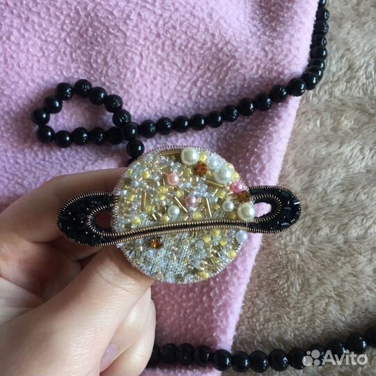 Брошь ручной работы