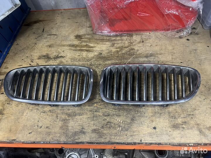 Решетка радиатора BMW F10 F11 Дорестайлинг