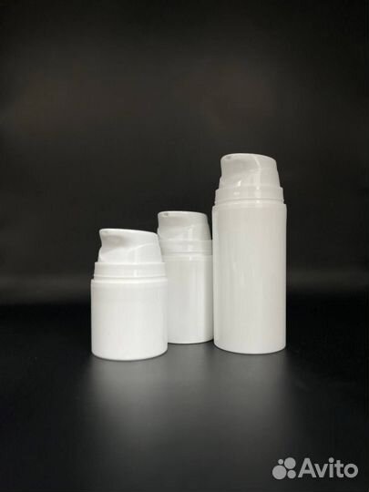 Флакон 30 мл. с вакуумным дозатором белый
