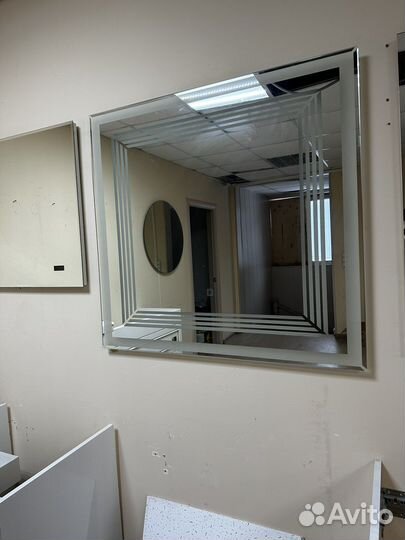 Зеркало с подсветкой в ванную