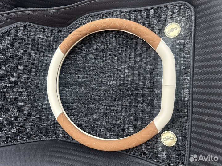 На руль Geely monjaro